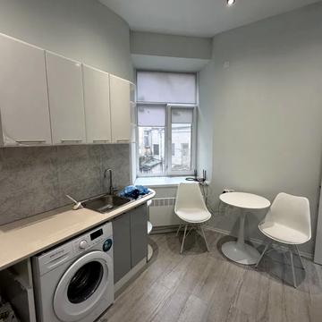 Ніжинська вул., 40