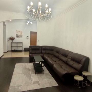 Володимира Івасюка просп. (Героїв Сталінграду), 8