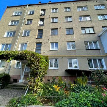 Чорновола вул., 98