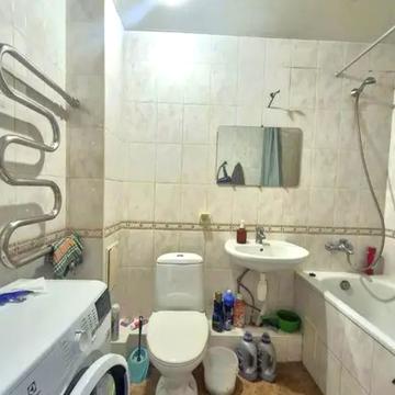 Олександра Махова вул. (Жолудєва), 1