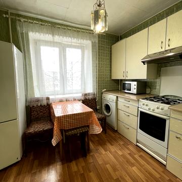 23 Серпня вул., 43