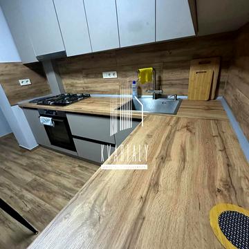 Каштанова вул., 8