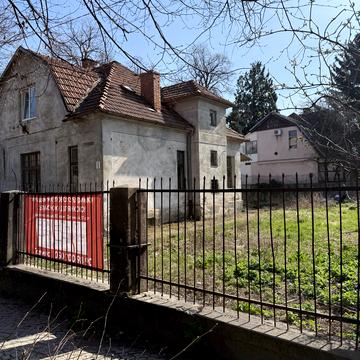 Едмунта Егана пл.