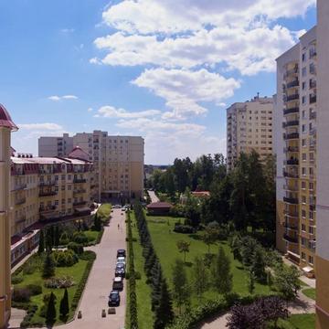 Валерія Лобановського вул., 30