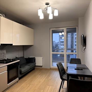 Повітряна вул., 78