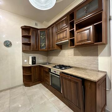 Шептицьких вул., 30