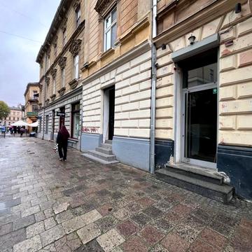 Михайла Грушевського вул., 11