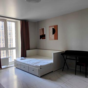 Зарічна вул., 4