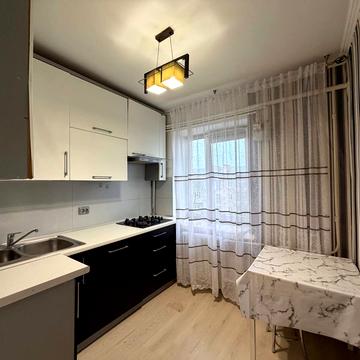 Набережна вул., 10а