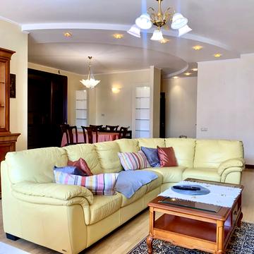 Ярославів Вал вул., 17-А