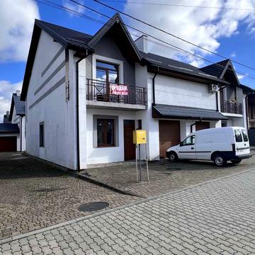 Леся Курбаса вул., 28