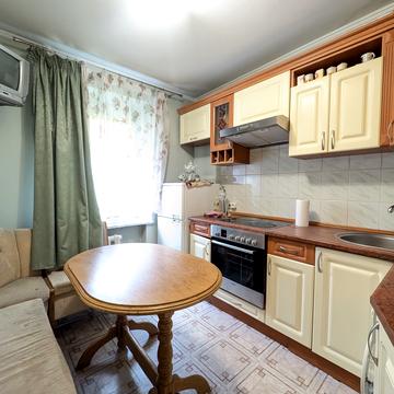 Варшавська вул., 68