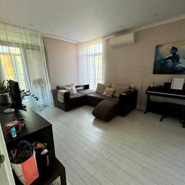 Василя Касіяна вул., 2/1