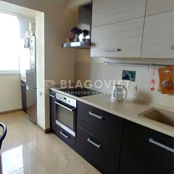 Хорольська вул., 1