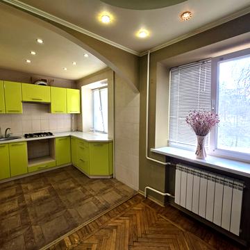 Познанська вул., 5