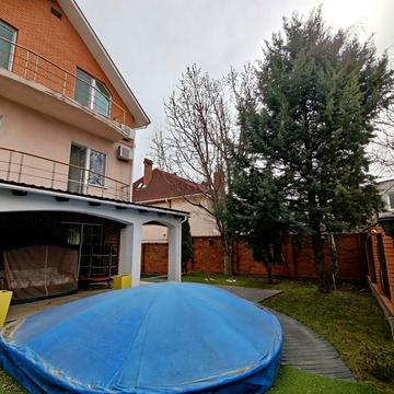 Горіхова вул.