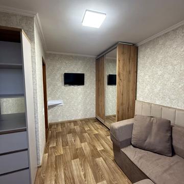 Святослава Ріхтера вул. (Щорса), 128