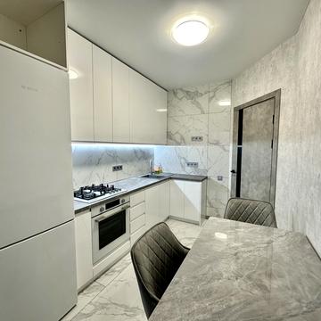 Клубна вул., 10