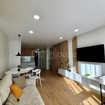 Володимира Янева вул., 25