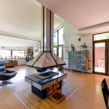 Радіальна вул.