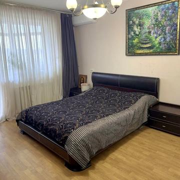 Сергія Параджанова вул. (Адмірала Нахімова), 1