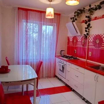 Євгена Чикаленка вул., 72/1