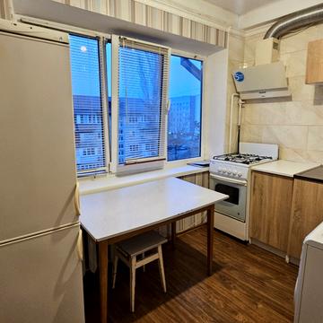 Чорних Запорожців вул. (Петра Запорожця), 16