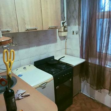 Червона вул., 14