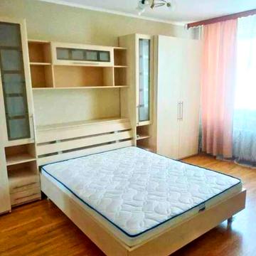 Миколи Бажана просп., 16