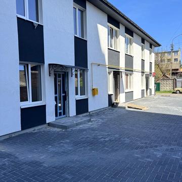 Іподромний пров., 8