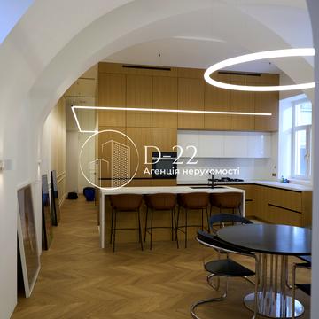 Івана Франка вул., 40