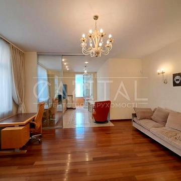 лютеранська, 10