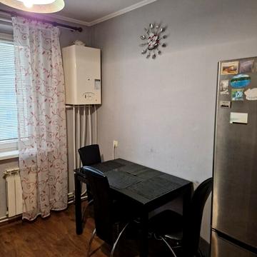 Адама Міцкевича вул., 2