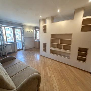 Німанська вул., 10