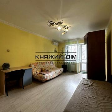 Тростянецька вул., 8-Б