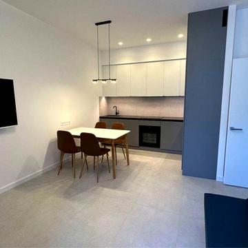 Кучеревського бульв., 1