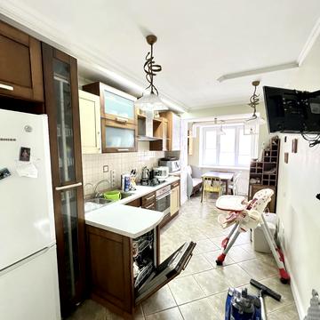 Сергія Шелухіна вул. (Олександра Невського), 37