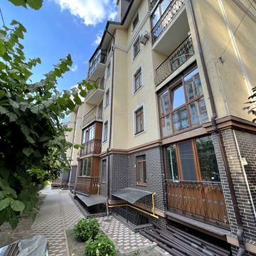 Західна вул., 14