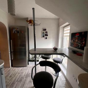 Вул. Степана Бандери, 56