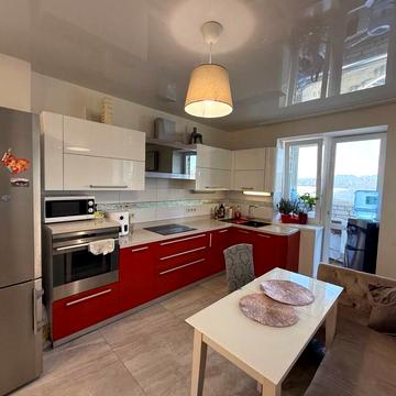 Космічна вул., 3