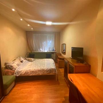 Дмитра Яворницького просп. (Карла Маркса), 32