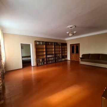 Володимира Зінченка вул. (Бикова), 1