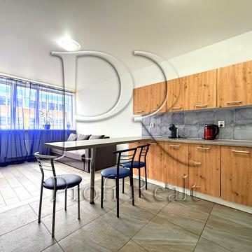 Спортивна вул., 22