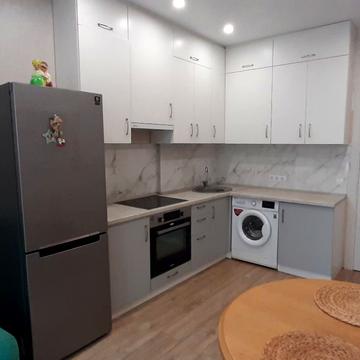 Каховська вул., 62