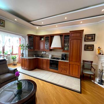 Академіка Богомольця вул., 7/14