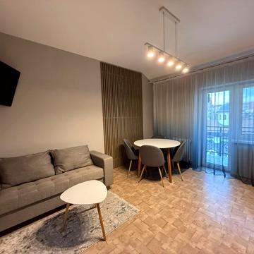 Бориса Тлехаса вул., 18