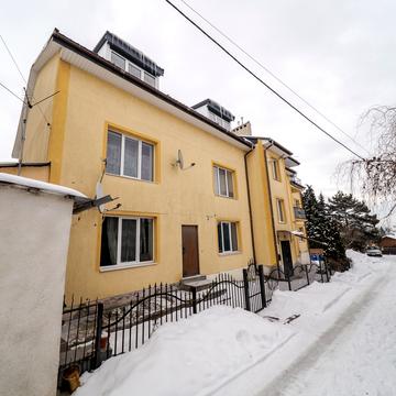 Академіка Івана Крипякевича вул., 6