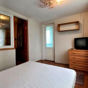 Богатирська вул., 14