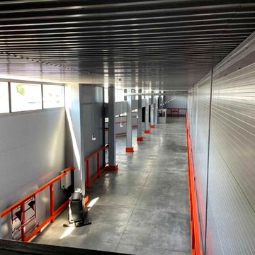 Богдана Хмельницького просп. (Героїв Сталінграда), 1