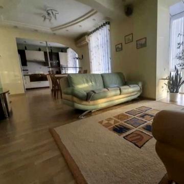 Леоніда Жаботинського вул. (Правди), 27